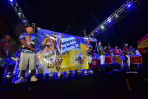 Leia mais sobre o artigo Homenagem a Arlindo Júnior emociona o público no Carnaboi 2020