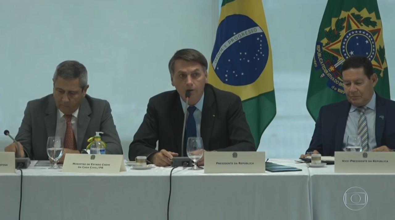 No momento, você está visualizando Bolsonaro chama Arthur de ‘bosta’ em reunião ministerial