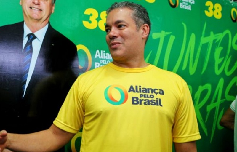 No momento, você está visualizando Josué Neto surta e ataca seguidores ao defender Bolsonaro no Twitter