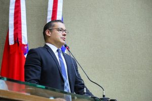 Leia mais sobre o artigo Josué Neto fratura perna em acidente no Lago Tarumã