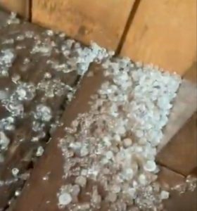 Leia mais sobre o artigo Moradores registram chuva de granizo no interior do Amazonas