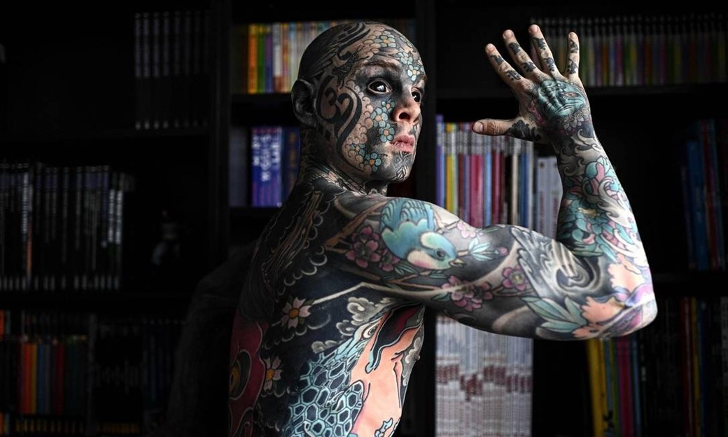 No momento, você está visualizando Professor mais tatuado da França pode perder o emprego