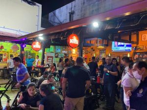 Leia mais sobre o artigo Governo volta a fechar bares, flutuantes e balneários em Manaus