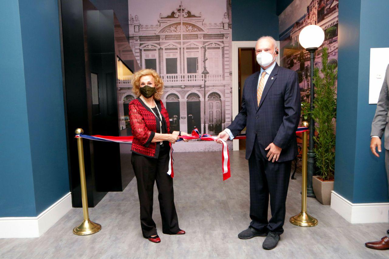 No momento, você está visualizando TCE-AM inaugura módulo do Museu com reprodução do 1º Plenário da Corte de Contas