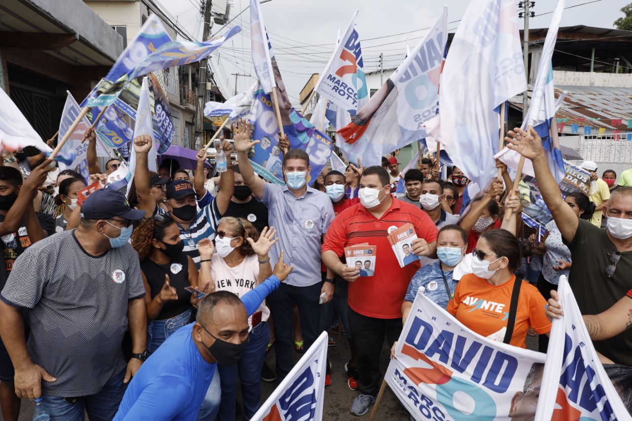 No momento, você está visualizando David Almeida e Marcos Rotta iniciam caminhadas nas ruas de Manaus