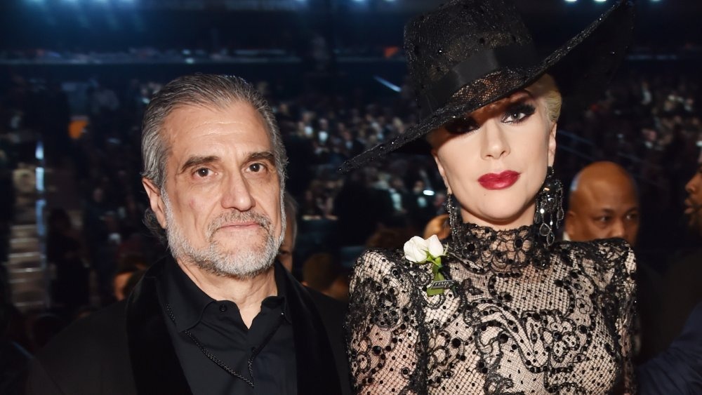 No momento, você está visualizando Mesmo após polêmica com a filha, pai de Lady Gaga apoia Donald Trump