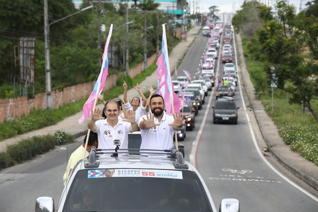 No momento, você está visualizando Ricardo Nicolau lidera a maior carreata da campanha e reúne mais de mil na Avenida das Torres