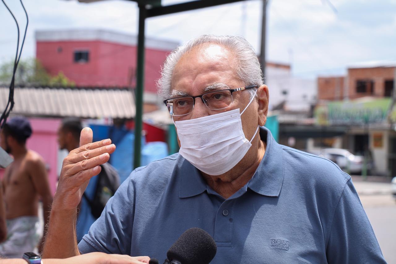 No momento, você está visualizando Amazonino grava programa eleitoral sobre seus legados na saúde e habitação, na zona norte de Manaus