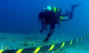 Leia mais sobre o artigo Navio que fará conexão de fibra entre Brasil e Europa inicia operação
