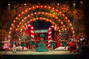 Leia mais sobre o artigo Espetáculo ‘A Caixa Mágica do Natal’ estreia com explosão de cores e alegria no Teatro Amazonas