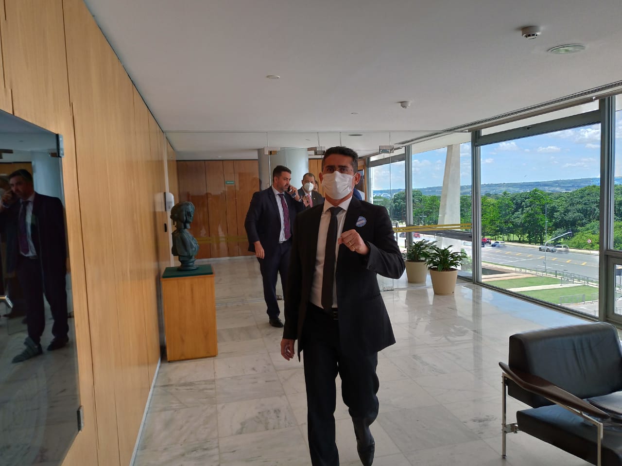 No momento, você está visualizando David garante R$ 112 milhões para abastecimento de água, energia solar e construção de banheiros em Manaus
