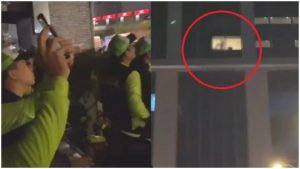 Leia mais sobre o artigo Casal é flagrado fazendo sexo em janela de hotel