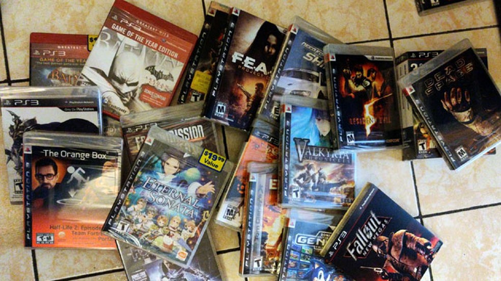 No momento, você está visualizando Homem perde R$ 2,6 milhões em videogames após mãe jogar fora sua coleção