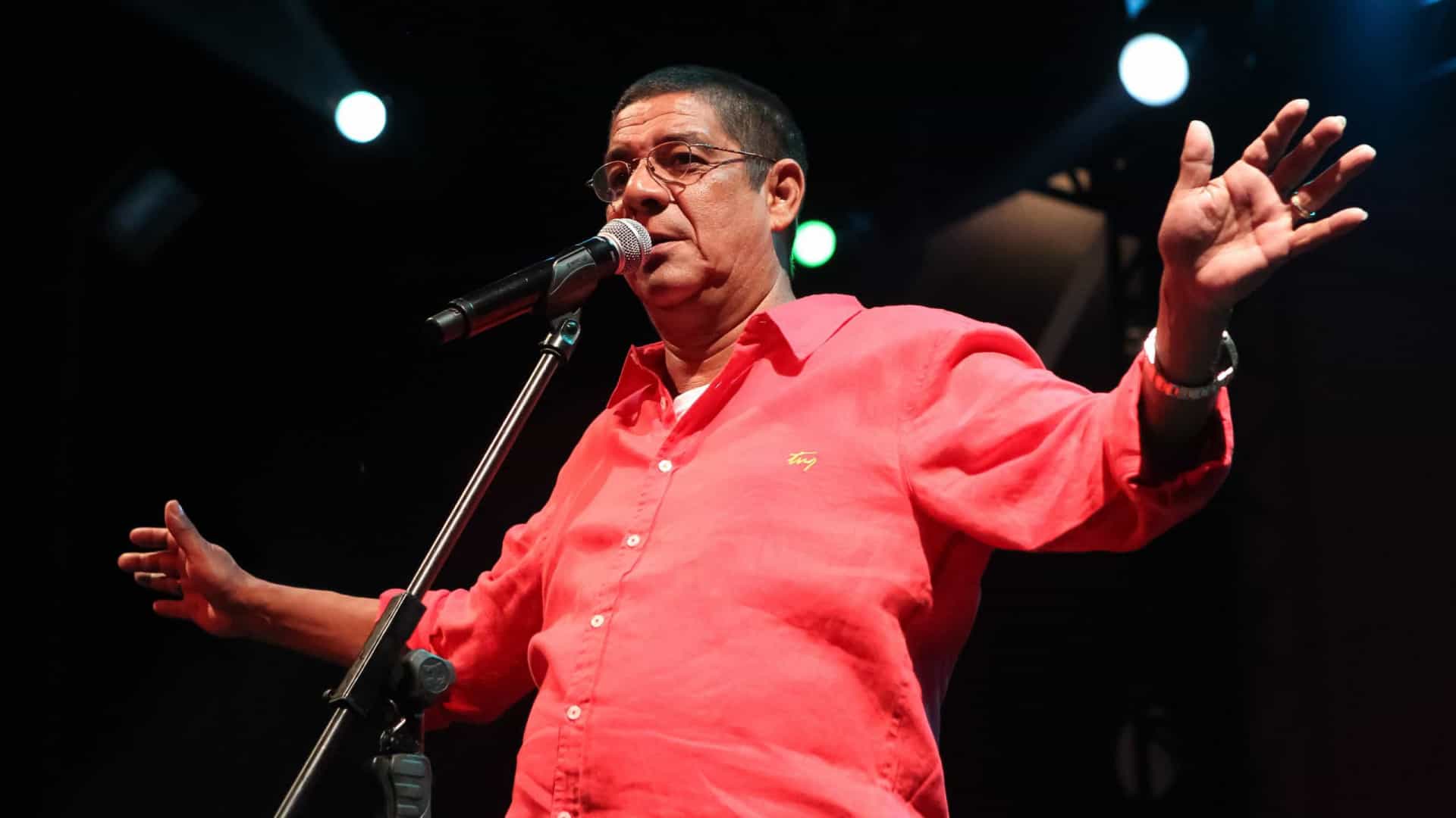 No momento, você está visualizando Zeca Pagodinho diz que vai tomar uma vacina em cada braço contra a Covid
