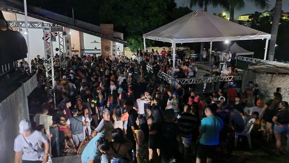 No momento, você está visualizando Polícia encerra festa com 2 mil pessoas em Manaus