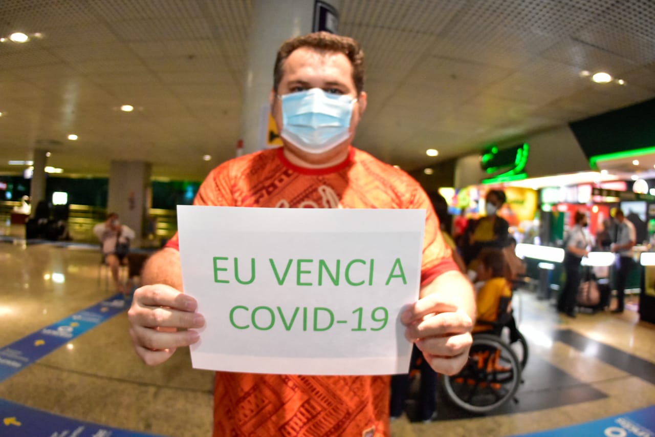 No momento, você está visualizando Seis pacientes recuperados da Covid-19 em São Luís retornam a Manaus