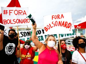 Leia mais sobre o artigo Manifestantes pedem impeachment de Bolsonaro em Brasília