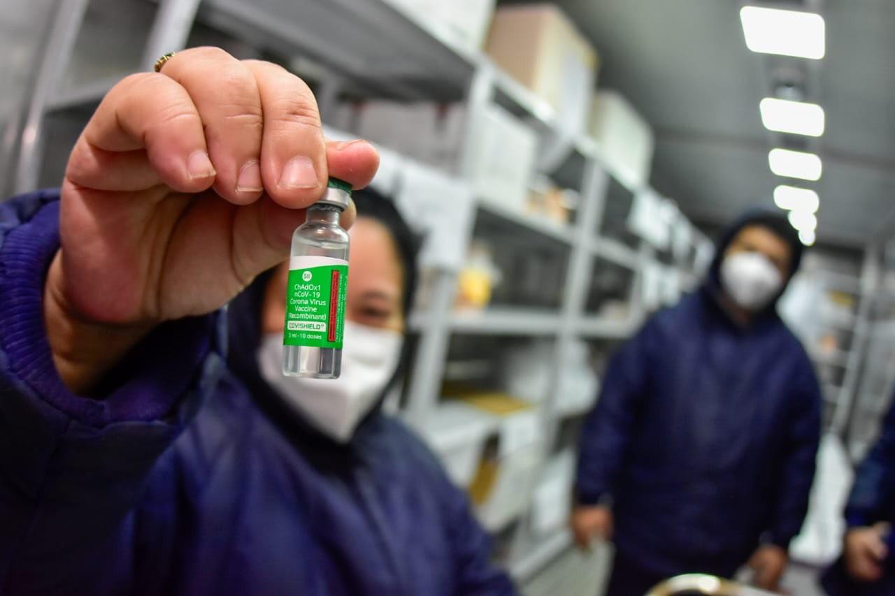 No momento, você está visualizando Vacinas da AstraZeneca começam a ser distribuídas nesta segunda-feira