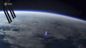 Leia mais sobre o artigo Estação Espacial capta imagens de ‘coluna’ azul acima das nuvens