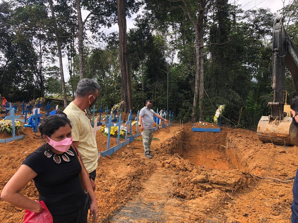 No momento, você está visualizando Média de enterros diários em Manaus cresce 80% em 15 dias