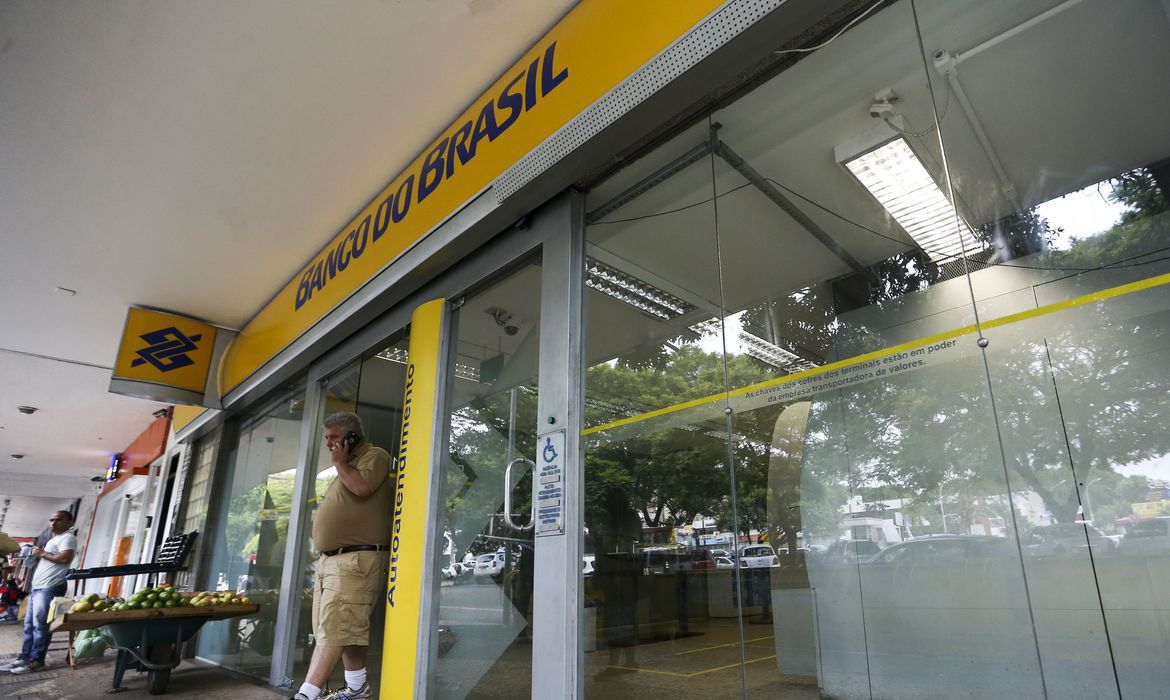 No momento, você está visualizando Bancos não abrem nesta segunda e terça-feira de carnaval