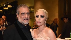 Leia mais sobre o artigo Pai de Lady Gaga faz apelo após assalto à casa da filha. “Ajudem-nos”