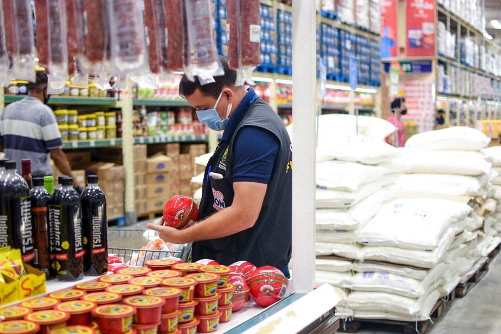 No momento, você está visualizando Mais de 70 quilos de produtos são apreendidos pelo Procon em supermercados de Manaus