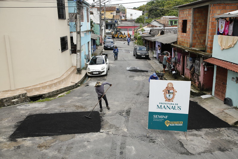No momento, você está visualizando Prefeitura de Manaus realiza mutirão de obras no bairro Coroado   