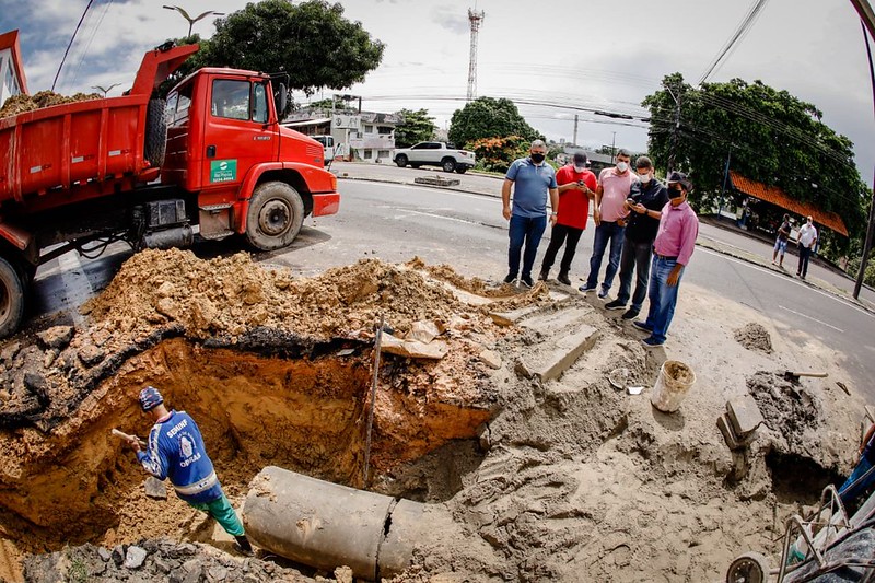 No momento, você está visualizando Prefeitura de Manaus substitui rede de drenagem da Cachoeirinha