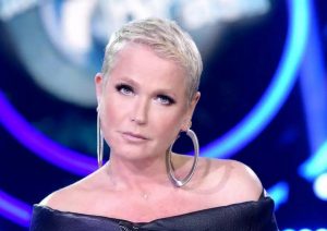 Leia mais sobre o artigo Xuxa pede desculpas após sugerir presos para testes de vacinas e remédios