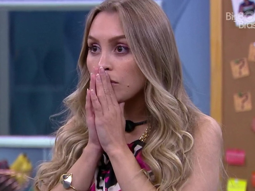 No momento, você está visualizando BBB 21: Gil e Sarah detonam Juliette e Carla reage: “Que feio isso”