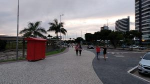 Leia mais sobre o artigo Uso de máscara deve ser mantido nas caminhadas no calçadão da Ponta Negra