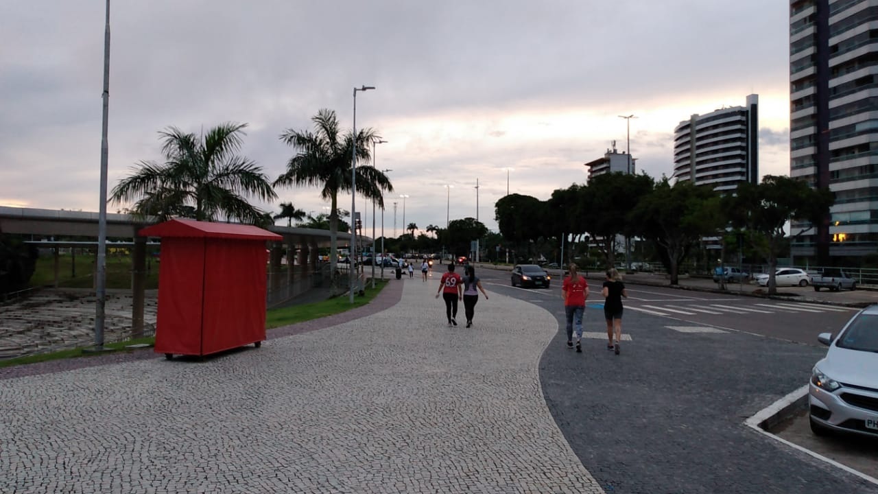 No momento, você está visualizando Uso de máscara deve ser mantido nas caminhadas no calçadão da Ponta Negra