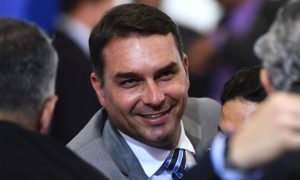 Leia mais sobre o artigo Mansão de Flávio Bolsonaro é quase quatro vezes maior que patrimônio declarado por ele em 2018