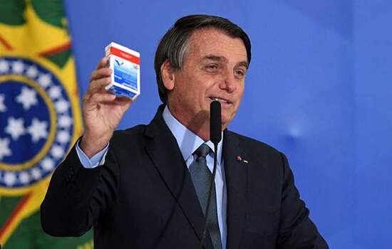 No momento, você está visualizando Bolsonaro volta a criticar vacinação em crianças e fala sobre tratamento precoce