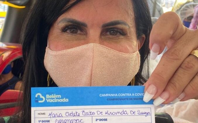 No momento, você está visualizando Gretchen e Djavan exaltam SUS ao receberem dose de vacina contra Covid