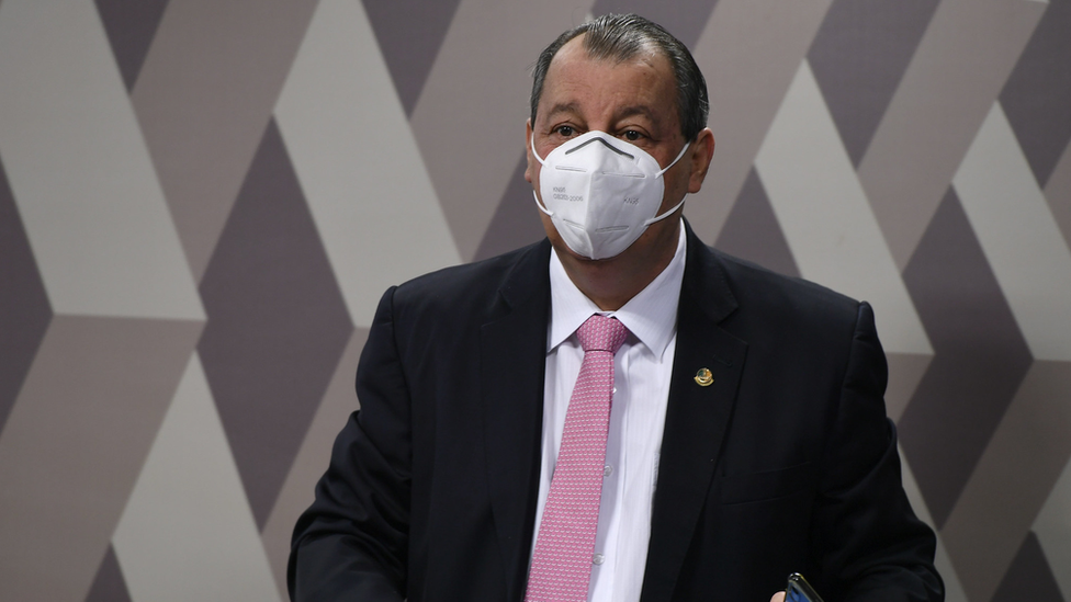 No momento, você está visualizando Senador Omar Aziz testa positivo para covid-19