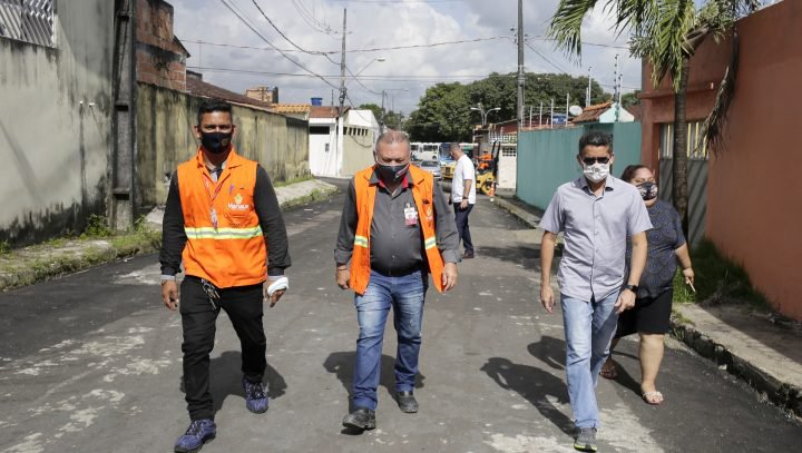 No momento, você está visualizando David fiscaliza serviços do ‘Pacote de Obras de Inverno’ realizado em 14 bairros
