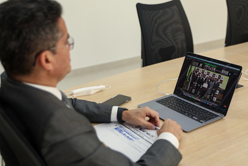 No momento, você está visualizando Prefeito David Almeida prestigia posse da nova desembargadora do TJAM