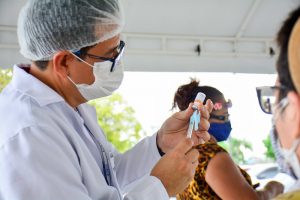 Leia mais sobre o artigo Manaus registra mais de 400 mil doses aplicadas de vacina contra Covid