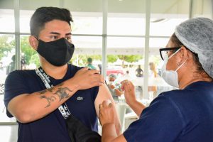 Leia mais sobre o artigo Manaus conclui aplicação da primeira dose da vacina do grupo com comorbidades