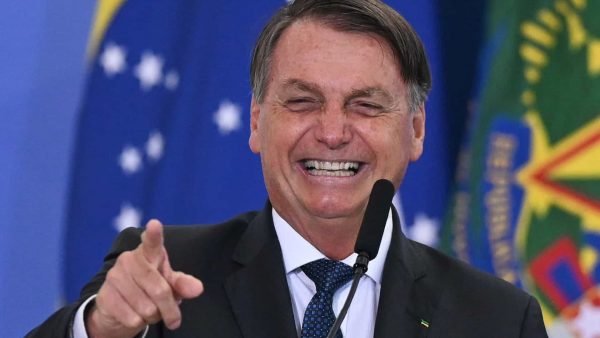 No momento, você está visualizando Bolsonaro diz que nenhuma criança morreu por Covid; mais de 300 morreram no Brasil