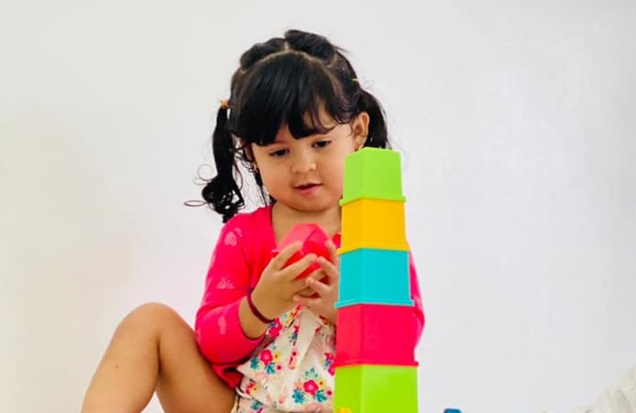 No momento, você está visualizando Filha do ex-presidente do Caprichoso morre afogada após cair na piscina