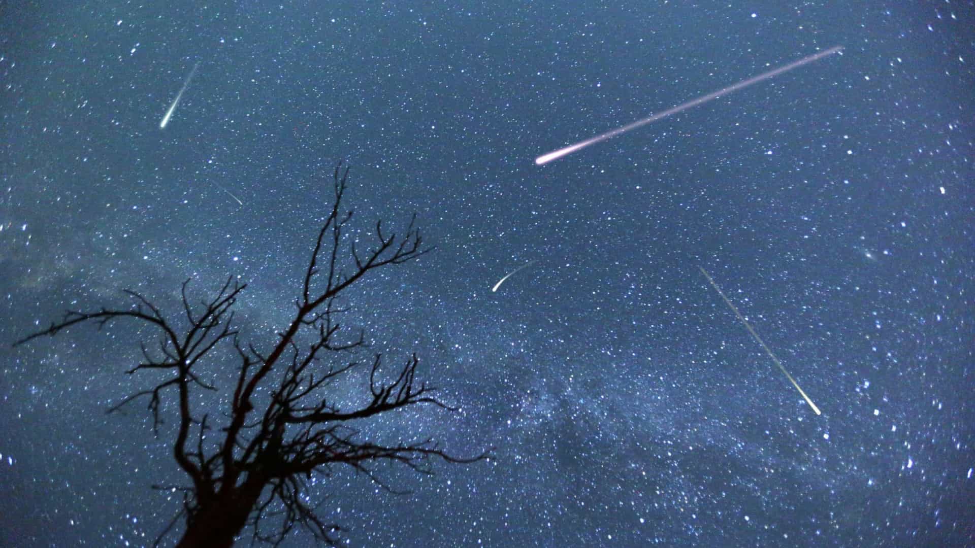No momento, você está visualizando Final de abril terá uma chuva de meteoros e uma Super Lua