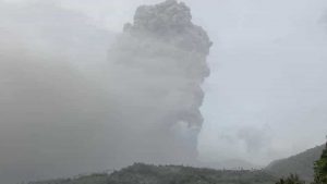 Leia mais sobre o artigo Erupção vulcânica provoca evacuação em massa no Caribe