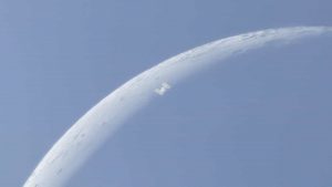 Leia mais sobre o artigo Fotografia mostra Estação Espacial passando pela Lua