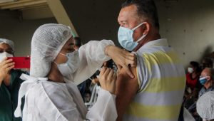 Leia mais sobre o artigo Manaus já aplicou mais de meio milhão de doses de vacina contra a Covid-19