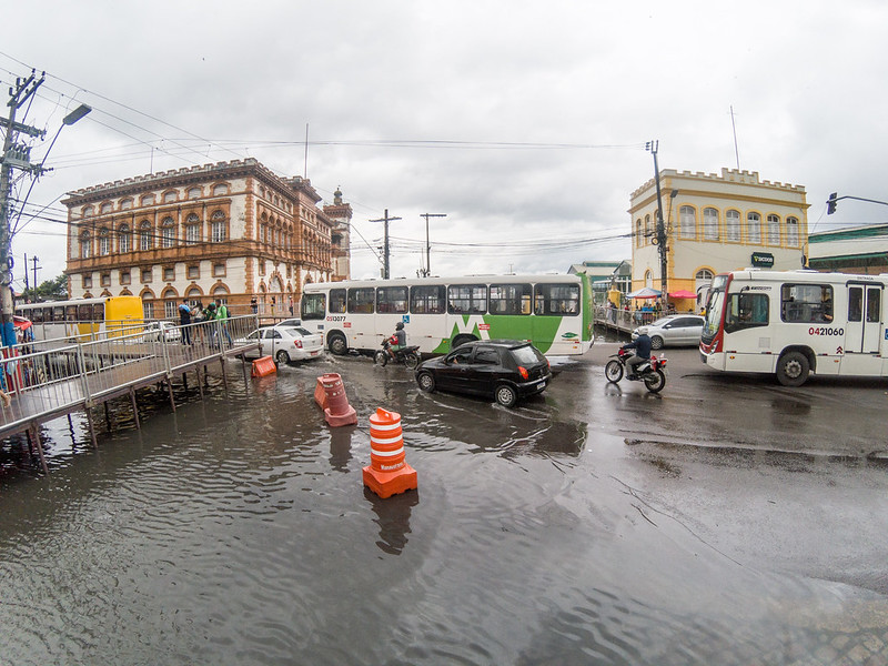 Leia mais sobre o artigo Devido a cheia, Prefeitura altera sentido de circulação da avenida 7 de Setembro