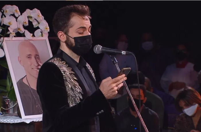 Leia mais sobre o artigo Viúvo de Paulo Gustavo faz discurso emocionante durante missa