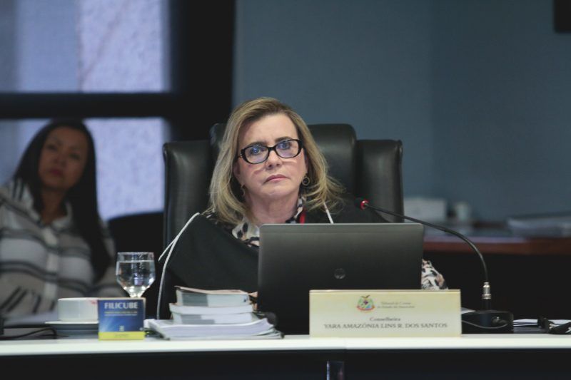 Leia mais sobre o artigo Conselheira do TCE-AM suspende dois contratos milionários de Coari